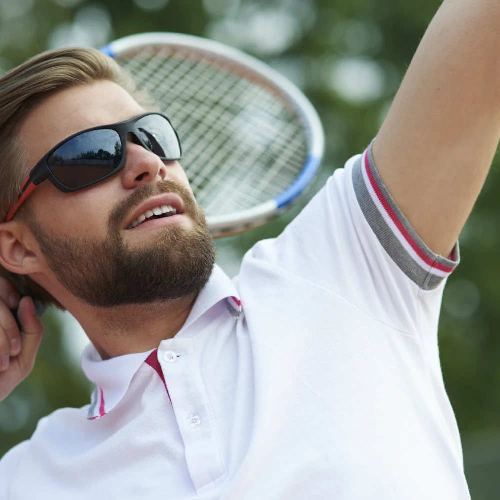 close-up-man-about-serve